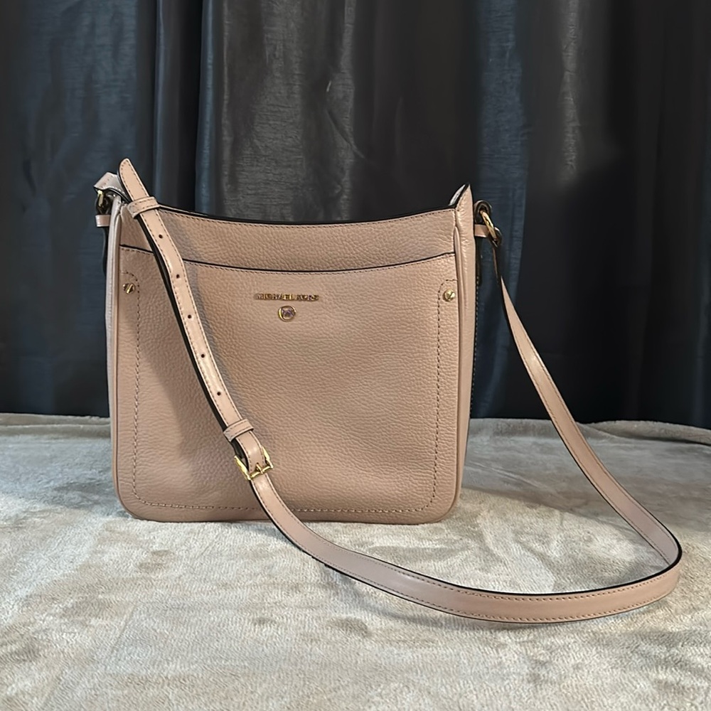 Michael Kors Shoulder/Crossbody - Medium Sized - Light Pink/Blush